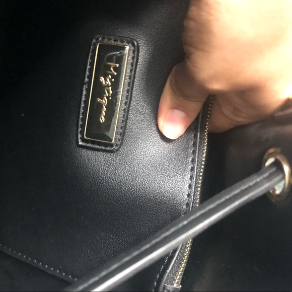 Black vegan leather tote bag - Picture 4 of 5